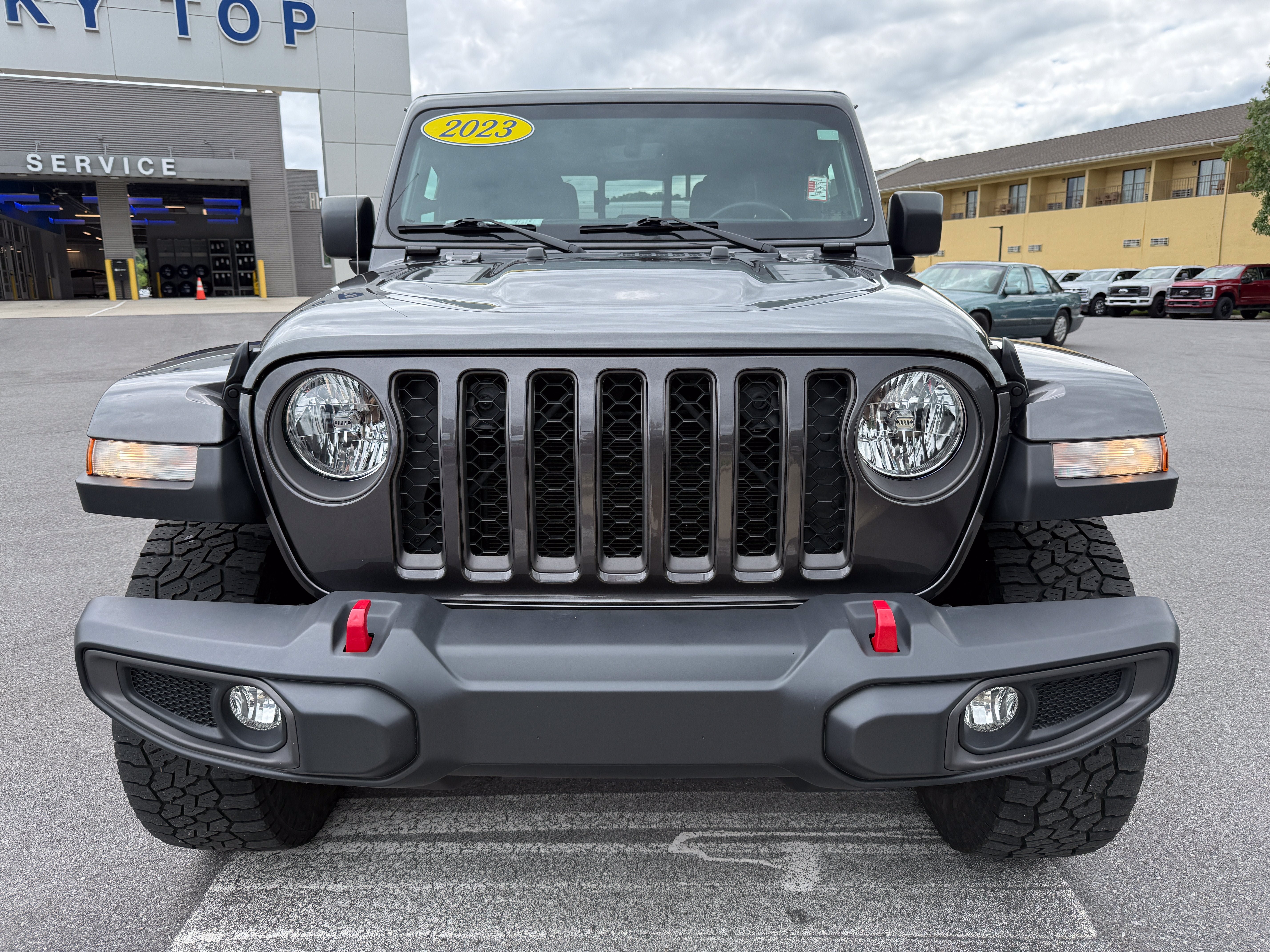 Used 2023 Jeep Gladiator Rubicon w/ Cold Weather Group AWD/4WD image 2