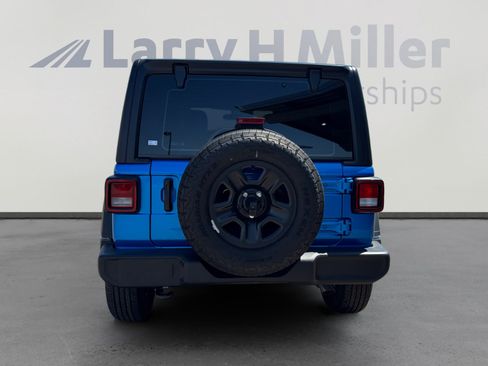 Used 2026 Jeep Wrangler Unlimited Sport AWD/4WD image 4