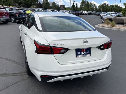 Used 2025 Nissan Altima 2.5 SV FWD image 10