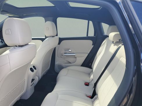 Certified 2025 Mercedes-Benz GLA 250 image 5