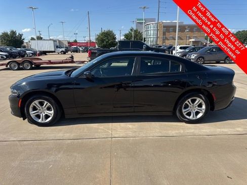 Used 2023 Dodge Charger SXT image 2