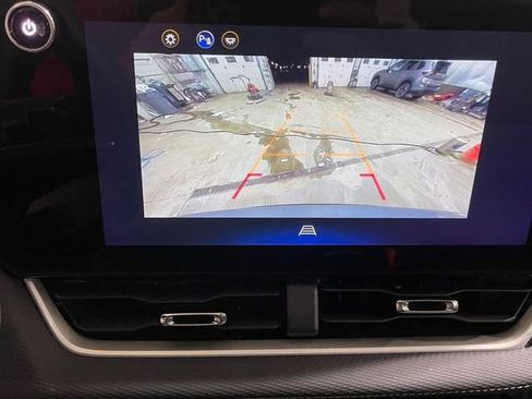 Used 2025 Chevrolet Equinox LT FWD image 15