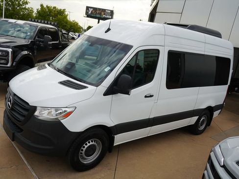 Used 2025 Mercedes-Benz Sprinter 2500 image 13