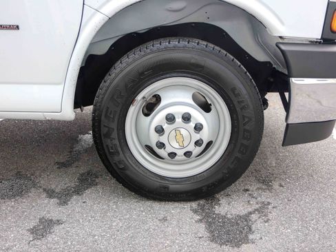Used 2024 Chevrolet Express 3500 w/ Power Convenience Package image 26
