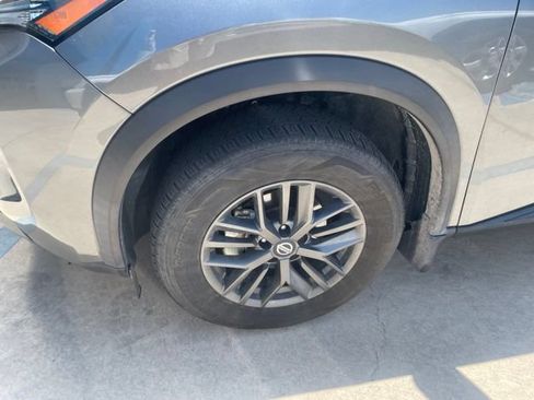 Used 2021 Nissan Rogue S FWD image 2