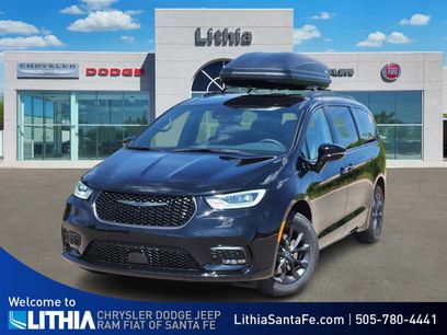 New 2025 Chrysler Pacifica Select w/ Fav Edition Package