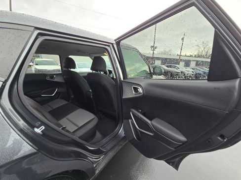 Used 2024 Kia Soul LX w/ Option Group 015 image 12