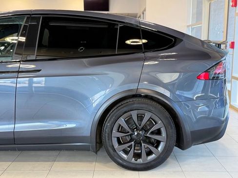 Used 2022 Tesla Model X image 10