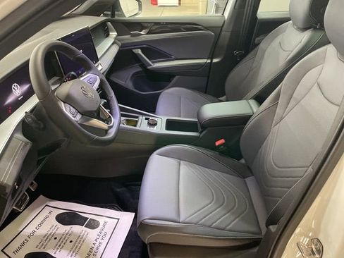 New 2026 Volkswagen Tiguan SE R-Line image 11