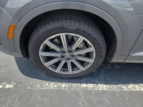 Used 2018 Audi Q7 2.0T Premium Plus w/ Premium Plus Package AWD/4WD image 3