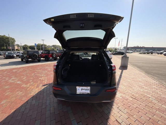 Used 2016 Jeep Cherokee Limited FWD image 32