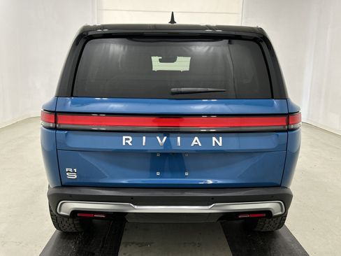 Used 2023 Rivian R1S Adventure image 4