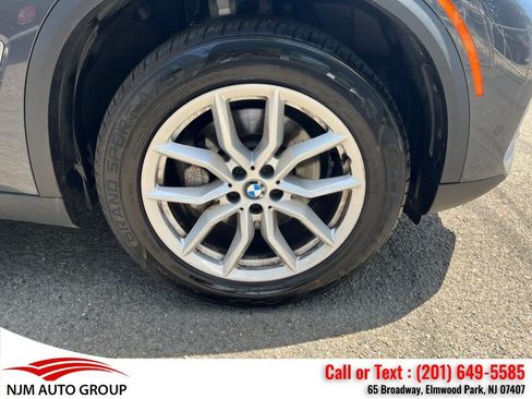 Used 2020 BMW X5 xDrive40i w/ Premium Package AWD/4WD image 16