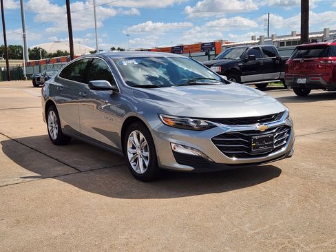 Used 2025 Chevrolet Malibu LT FWD image 4