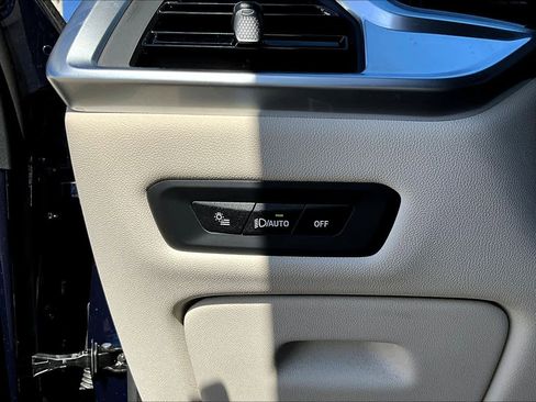 Used 2026 BMW X5 sDrive40i w/ Executive Package image 33