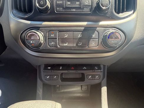 Used 2015 Chevrolet Colorado Z71 AWD/4WD image 17