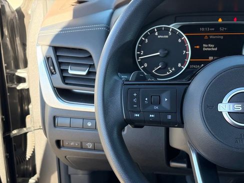 Certified 2023 Nissan Rogue SV image 16