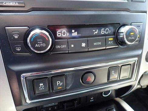 Used 2018 Nissan Titan SL w/ Chrome Package RWD image 22