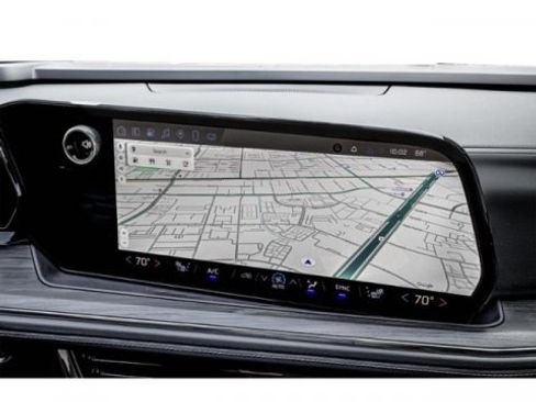 Used 2025 Chevrolet Suburban LT image 15