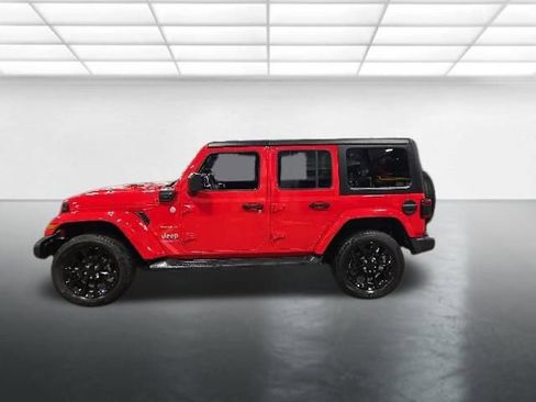 Used 2023 Jeep Wrangler Unlimited Sahara w/ Cold Weather Group AWD/4WD image 8