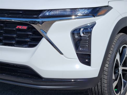 New 2026 Chevrolet Trax RS w/ Sunroof Package image 6