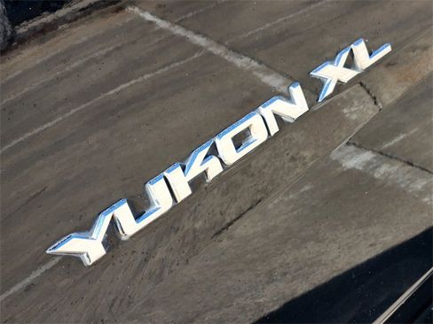 Used 2020 GMC Yukon XL SLT image 13