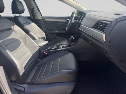 Used 2021 Volkswagen Jetta SE w/ SE Cold Weather Package FWD image 15