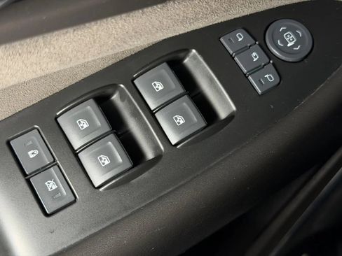 Used 2017 Cadillac Escalade Platinum RWD image 32