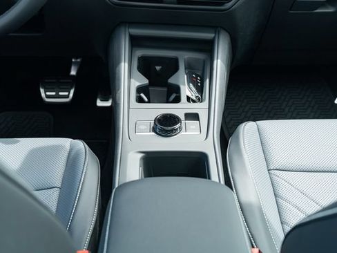 New 2026 Volkswagen Tiguan SE R-Line AWD/4WD image 35