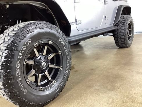 Used 2017 Jeep Wrangler Unlimited Sport AWD/4WD image 2