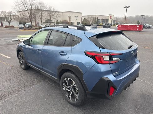 Used 2024 Subaru Crosstrek 2.0i Premium image 4