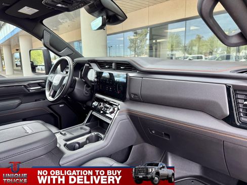 Used 2025 GMC Sierra 3500 AT4 w/ AT4 Premium Plus Package image 30
