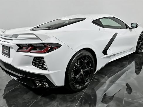 Used 2021 Chevrolet Corvette Stingray Preferred Cpe w/ Z51 Performance Package image 11