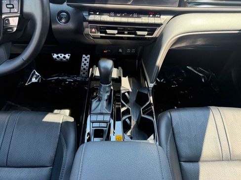 Used 2025 Toyota Camry XSE FWD image 20
