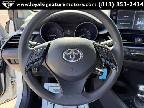 Used 2020 Toyota C-HR LE FWD image 19