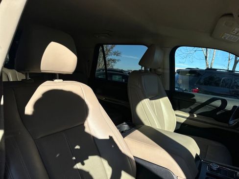 Used 2023 Ford Expedition Max XLT image 46