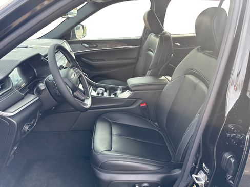 New 2026 Jeep Grand Cherokee Limited image 9