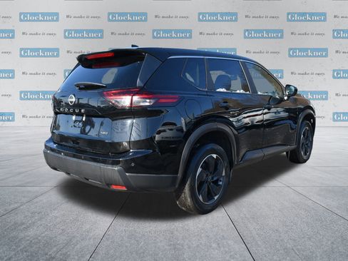Used 2025 Nissan Rogue SV image 6