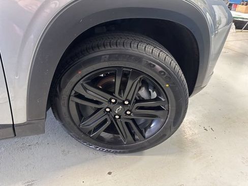 Used 2025 Chevrolet Trax ACTIV FWD image 44