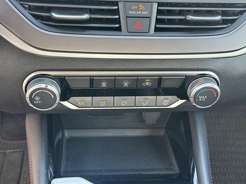 Used 2024 Nissan Altima 2.5 SR image 29