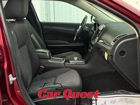 Used 2019 Chrysler 300 Touring w/ Sport Appearance Package RWD image 17