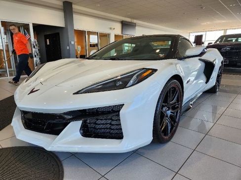 Used 2023 Chevrolet Corvette Z06 image 3