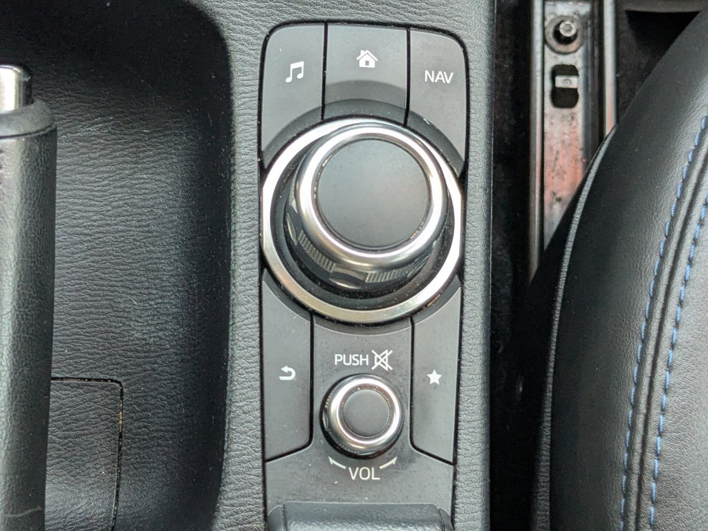 Used 2020 Toyota Yaris XLE FWD image 22