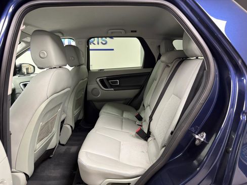 Used 2016 Land Rover Discovery Sport SE image 30