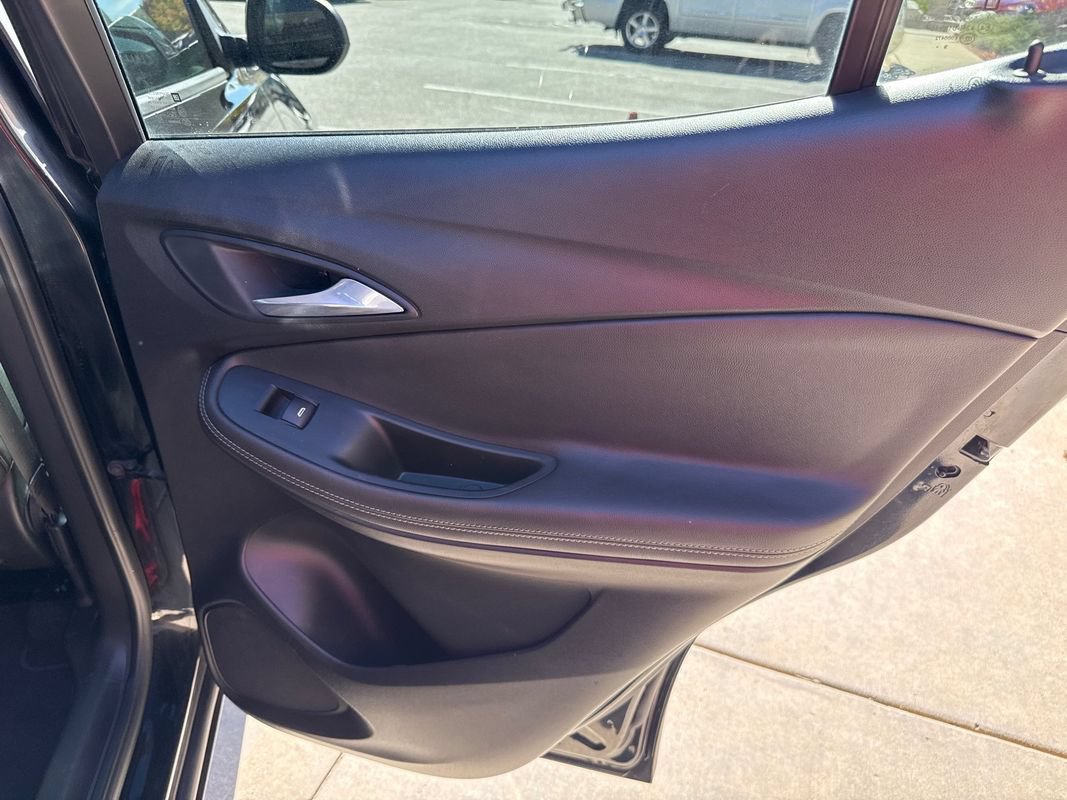 Used 2020 Buick Encore GX Select AWD/4WD image 20