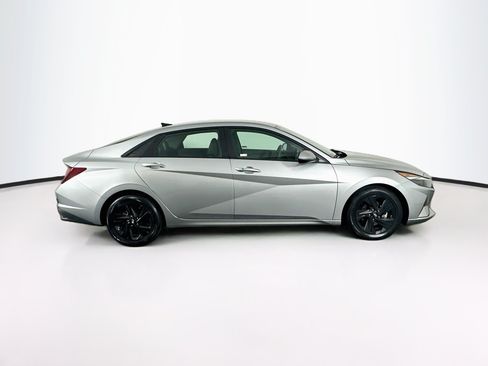 Used 2021 Hyundai Elantra SEL FWD image 10