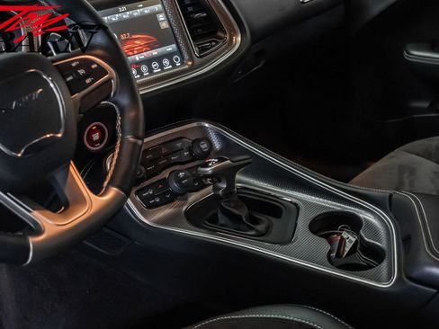 Used 2017 Dodge Challenger SRT Hellcat image 28