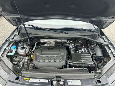 Used 2018 Volkswagen Tiguan SEL AWD/4WD image 27