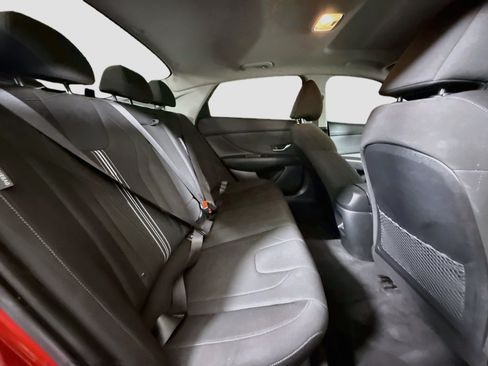 Used 2025 Hyundai Elantra SEL FWD image 27