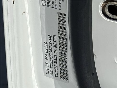 Used 2024 RAM 2500 Laramie image 32